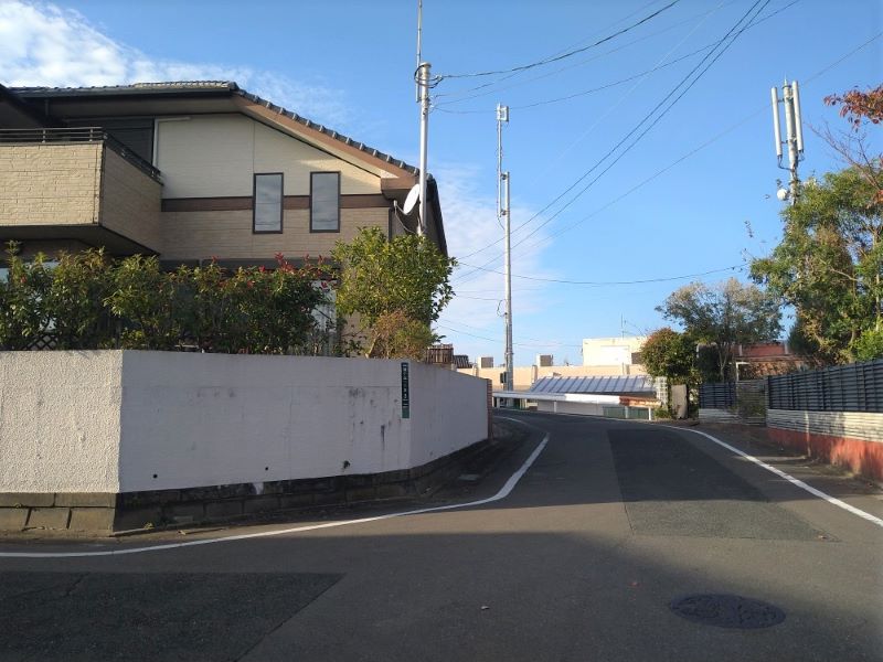 東側道路