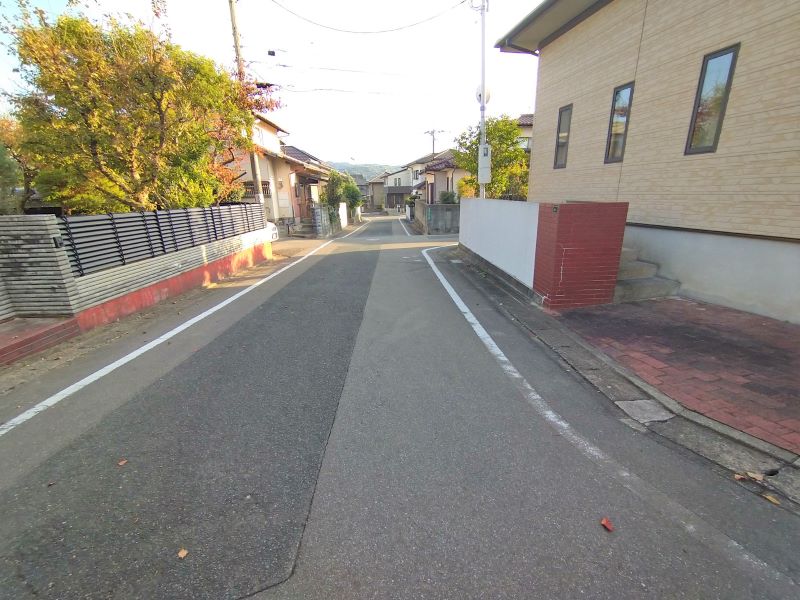 東側道路